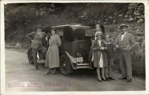 Foto Ak Hirschwang Niederösterreich, Höllenthal, Familienausflug im Auto
