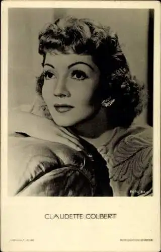 Ak Schauspielerin Claudette Colbert, Portrait