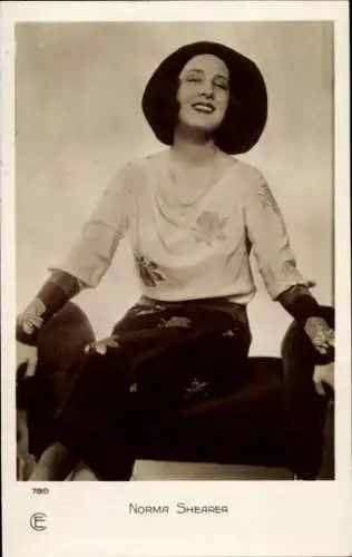 Ak Schauspielerin Norma Shearer, Portrait
