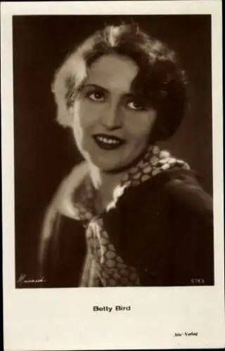 Ak Schauspielerin Betty Bird, Portrait