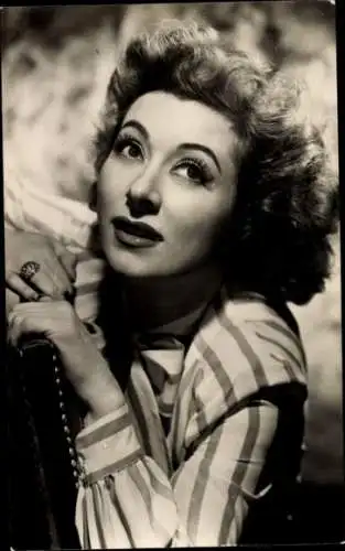 Ak Schauspielerin Greer Garson, Portrait