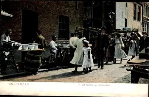 Ak Amsterdam Nordholland Niederlande, Im Ghetto von Amsterdam