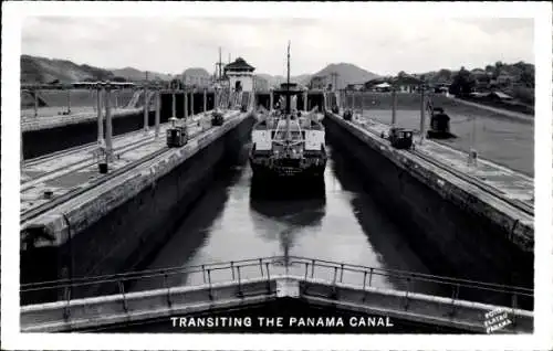 Ak Panama, Durchquerung des Panama-Kanals