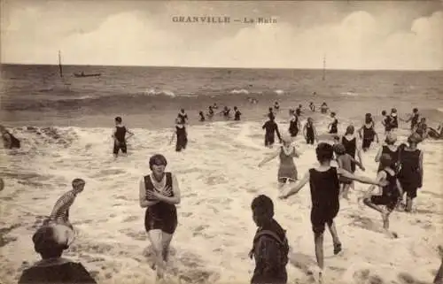 Ak Granville Manche, Le Bain