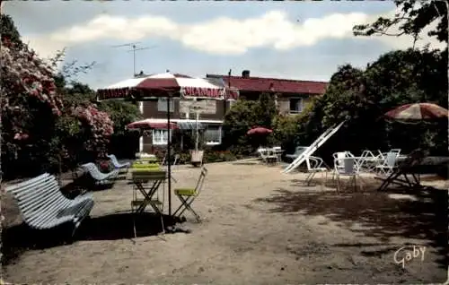 Ak Pont d'Ouilly Calvados, Auberge Le Clos Fleuri, Garten