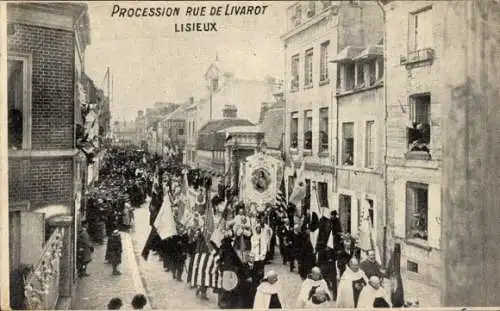 Ak Lisieux-Calvados, Prozession Rue de Livarot