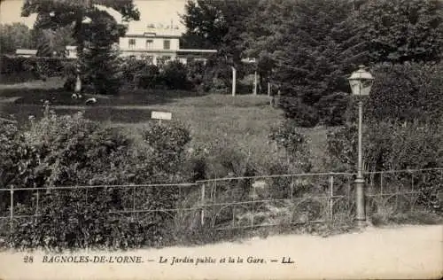 Ak Bagnoles de l'Orne Orne, Jardin public, Bahnhof