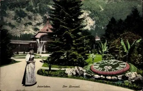 Ak Interlaken Kanton Bern Schweiz, Kursaal, Frau in Tracht, Blumenuhr