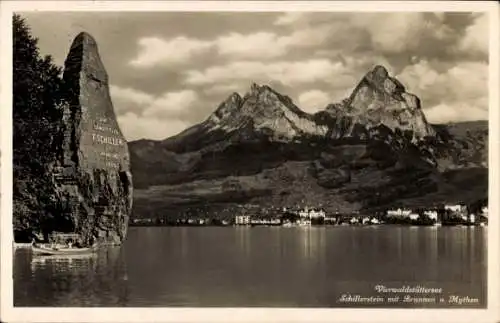Ak Vierwaldstättersee Kanton Uri, Schillerstein mit Brunnen und Mythen