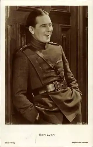 Ak Schauspieler Ben Lyon, Portrait in Uniform, Ross Verlag 4435 1