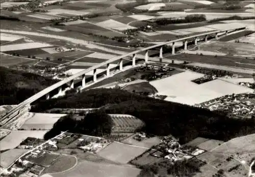 Ak Mintard Mülheim an der Ruhr, Fliegeraufnahme der Ruhrtalbrücke mit Umgebung