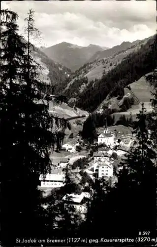 Ak St Jodok Schmirn am Brenner Tirol, Panoramablick auf den Ort mit Gebirge