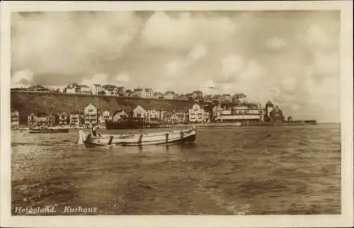 Ak Nordseeinsel Helgoland, Kurhaus vom Meer gesehen, Boot