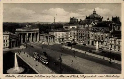 Ak Berlin, Pariser Platz, Blick vom Hotel Adlon, Brandenburger Tor, Reichstagsgebäude, Siegessäule