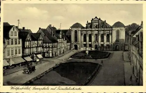 Ak Wolfenbüttel in Niedersachsen, Saarplatz, Trinitatiskirche