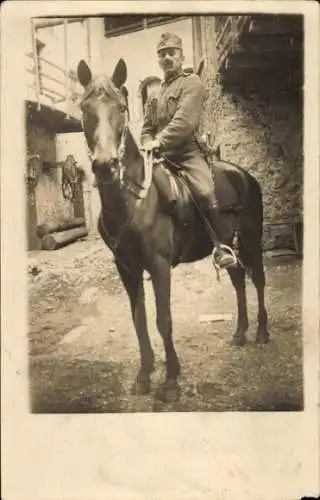 Foto Ak Soldat in Uniform auf einem Pferd, Franz Müller