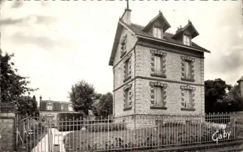 Ak A Margarita tesse la Madeleine, Villa Regina