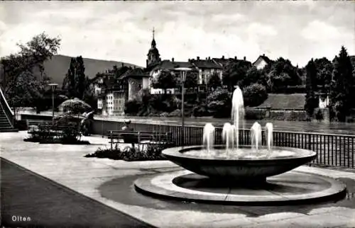 Ak Olten Kanton Solothurn, Teilansicht, Springbrunnen
