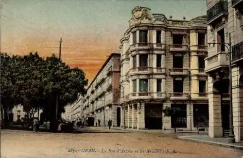 Ak Oran Algerian, Rue d'Arzew and the Arcades, Straßenpartie