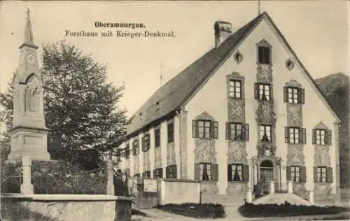 Ak Oberammergau in Oberbayern, Forsthaus, Kriegerdenkmal
