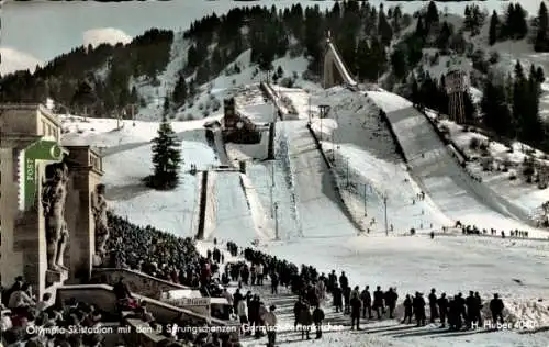 Ak Garmisch Partenkirchen in Oberbayern, Olympia-Skistadion, 3 Sprungschanzen