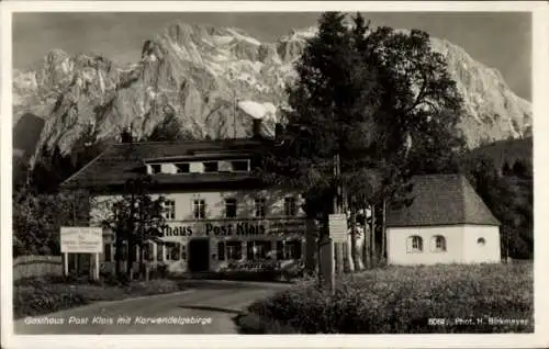 Ak Klais Krün Oberbayern, Gasthaus Post mit dem Karwendelgebirge