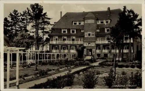 Ak Niendorf Timmendorfer Strand Ostholstein, Post-Erholungsheim, Garten