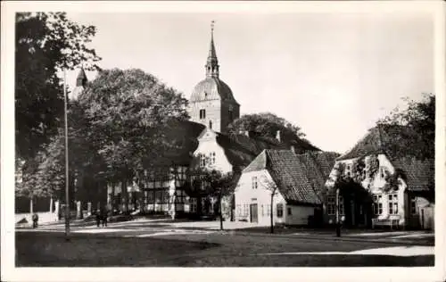 Ak Burg auf der Insel Fehmarn, Kirche, Straßenpartie
