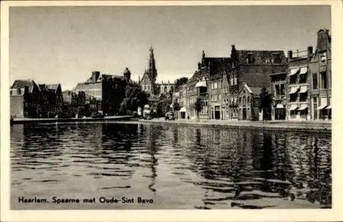 Ak Haarlem Nordholland Niederlande, Spaarne mit Oude Sint Bavo