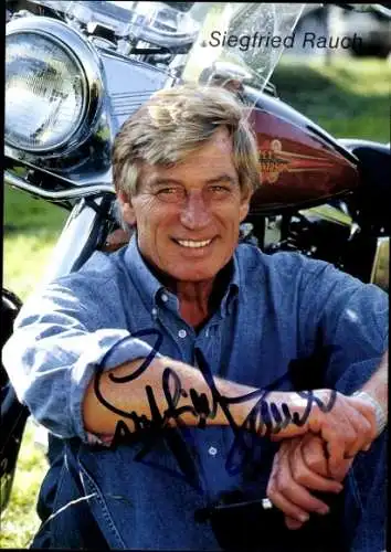 Ak Schauspieler und Sänger Siegfried Rauch, Motorrad, Portrait, Autogramm