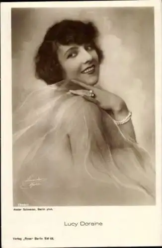 Ak Schauspielerin Lucy Doraine, Portrait