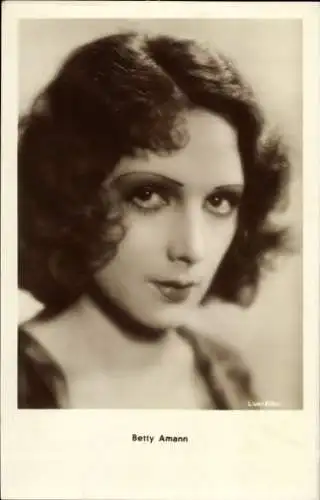 Ak Schauspielerin Betty Amann, Portrait