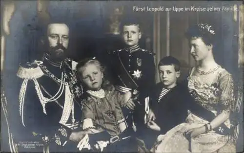 Foto Ak Fürst Leopold IV zur Lippe, Familie