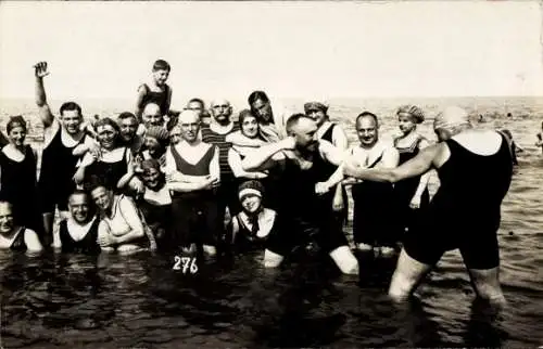 Foto Ak Nordseebad Norderney Ostfriesland, Badegäste in Bademode, Boxkampf, Julius, österr. Offizier