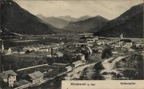 Ak Mittenwald in Oberbayern, Blick über den Ort, Reitherspitze