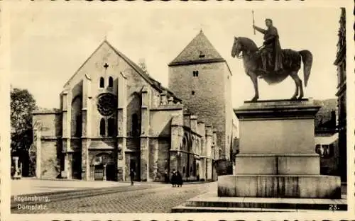 Ak Regensburg Bayern, Domplatz, Reiterdenkmal