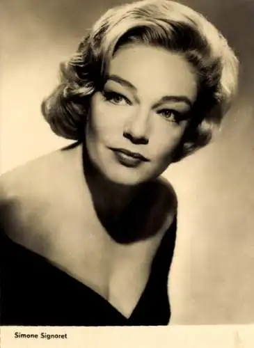 Ak Schauspielerin Simone Signoret, Portrait, Film Die Hexen von Salem, Die Windrose