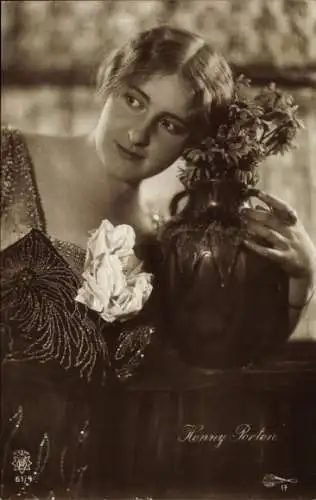 Ak Schauspielerin Henny Porten, Portrait, Blumenvase