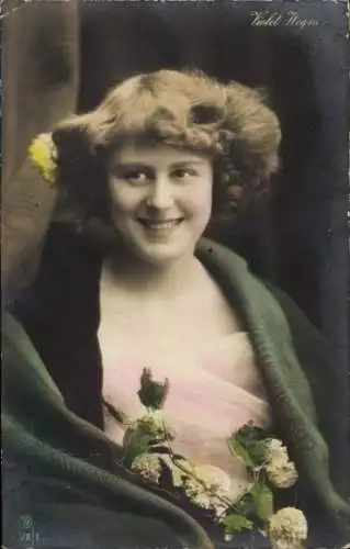 Ak Schauspielerin und Musikerin Violet Wegner, Portrait, Blumen