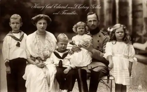 Ak Herzog Carl Eduard von Sachsen Coburg Gotha mit Familie, Viktoria Adelheid