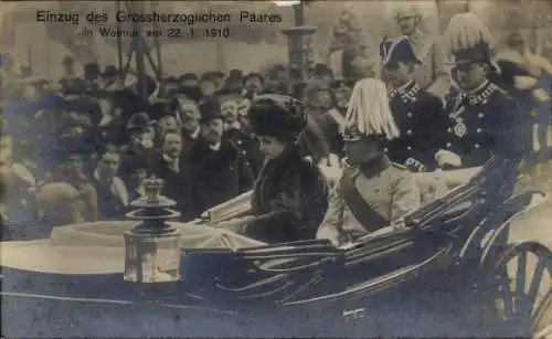 Ak Großherzogliches Paar, Kutsche, Adel, Sachsen-Weimar-Eisenach, Weimar 1910