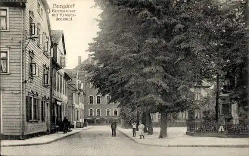 Ak Burgdorf in der Region Hannover, Kirchstraße, Kriegerdenkmal