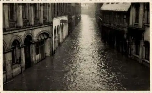 Foto Ak Greiz in Thüringen, Hochwasser 1954 in der Brückenstraße, Wohnhäuser