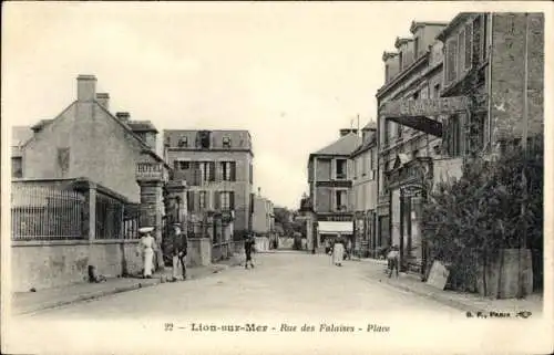 Ak Lion sur Mer Calvados, Rue des Falaises, Place