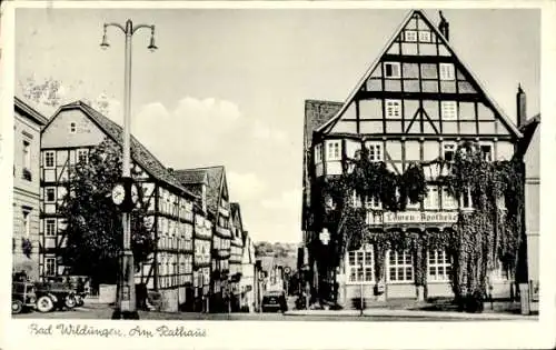 Ak Bad Wildungen in Nordhessen, Rathaus, Löwen-Apotheke, Fachwerkhäuser