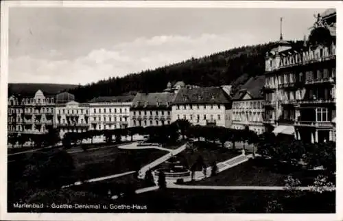 Ak Mariánské Lázně Marienbad Reg. Karlsbad, Goethe Denkmal, Goethe Haus