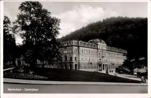 Ak Mariánské Lázně Marienbad Region Karlsbad, Zentralbad