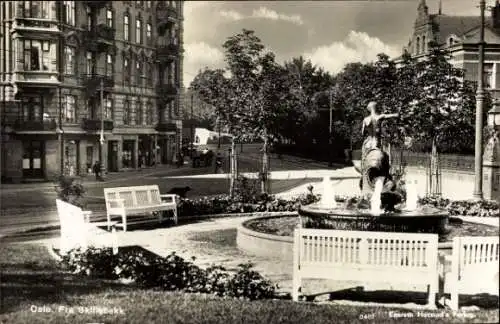 Ak Oslo Norwegen, Brunnen