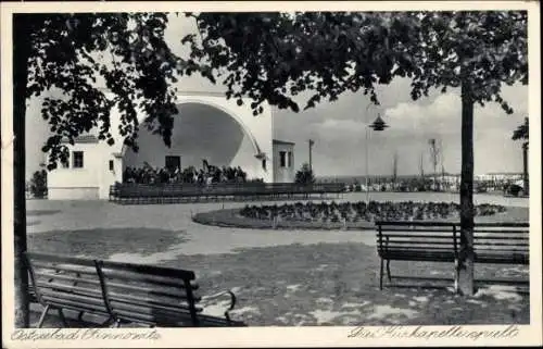 Ak Ostseebad Zinnowitz auf Usedom, Musikpavillon, Kurkapelle spielt