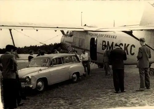 Foto Passagierflugzeug, Deutsche Lufthansa, Auto